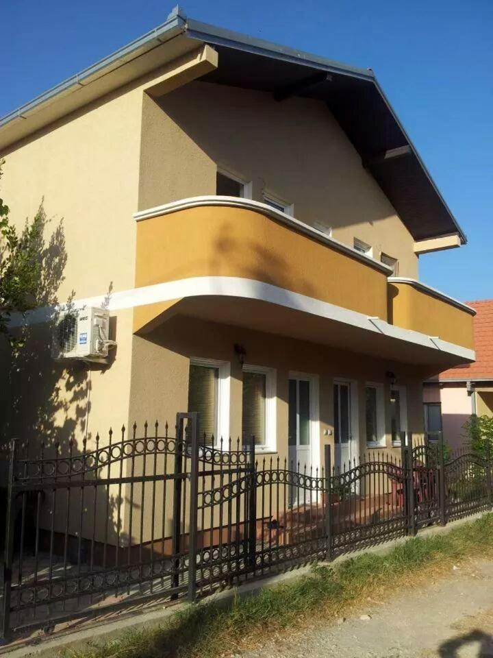 Apartments Emerald Ulcinj Exteriör bild