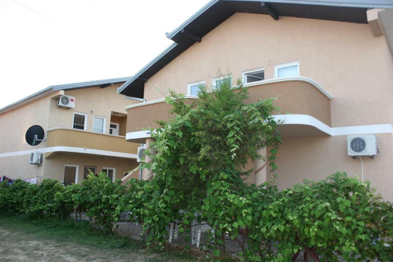 Apartments Emerald Ulcinj Exteriör bild